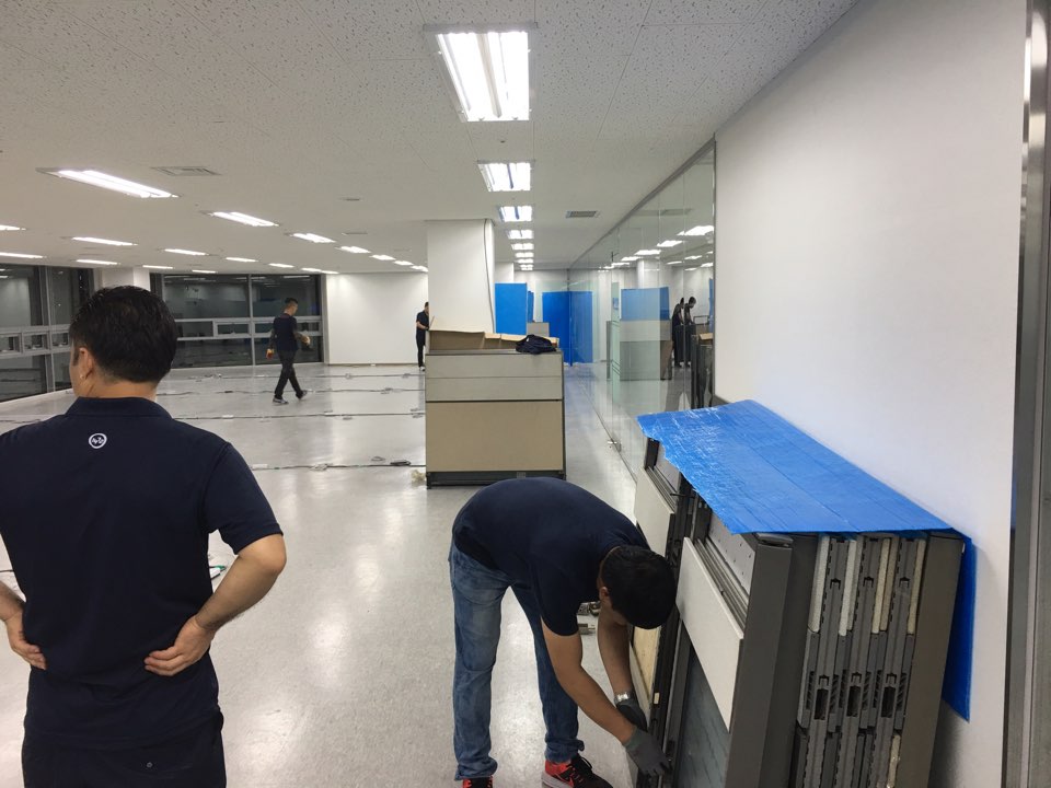 문서포장 문서 포장 및 사무실 내의 개인 소지품과 집기의 이동
